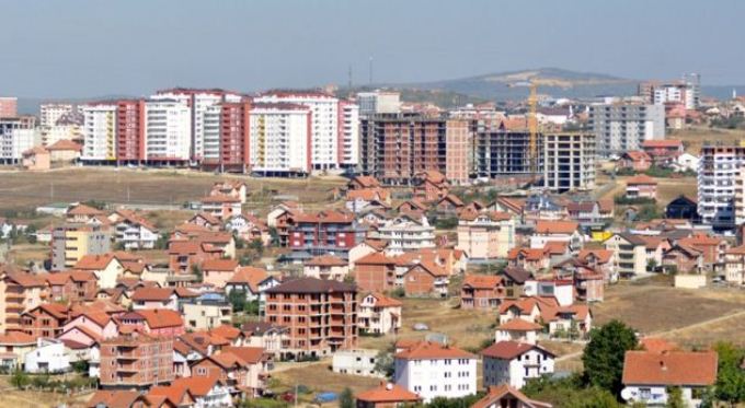 Shkalla e ndertimeve pa leje- 1 ne 2 familje shqiptare ka ndertuar nje objekt pa leje